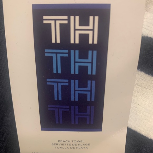 Assorted TH Beach towels - Picture 2 of 4